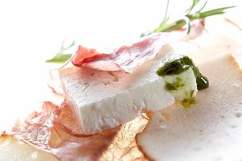 Riċetta: Sandwich tal-ġobon tan-nagħaġ fl-istil ta'Feta ma' Cecinas de León