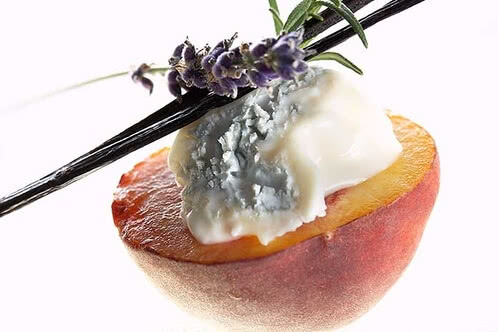 Riċetta: Gorgonzola fuq persika moqlija fil-pan