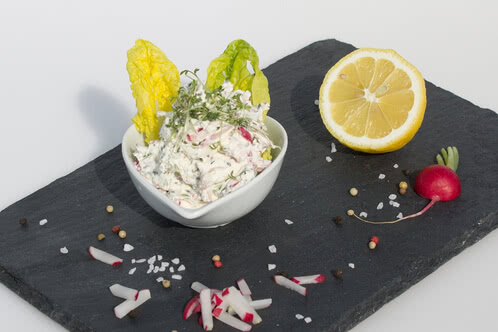 Riċetta: dip ta'Ġobon kremuż ma' radishes